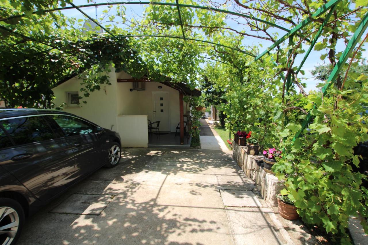 Apartments Green Garden Labinci Bagian luar foto